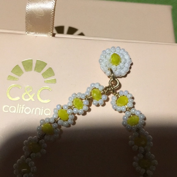 💛C&C California Beaded Designer Earrings 🤍💛🤍 - Picture 5 of 12